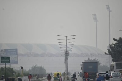 Not Just Delhi, UP Too Gasps for Breath as AQI Breaches 'Severe' Mark, Experts Seek Collective Action