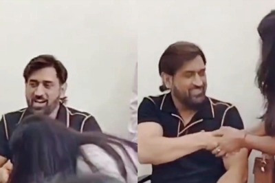 WATCH: Female Fan Touches Dhoni's Feet, Shakes Hands with Legend in a Dream-come-true Moment