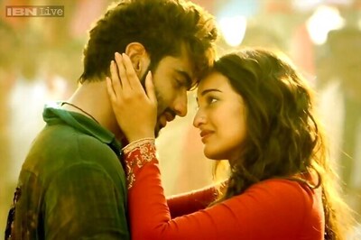 Sonakshi Sinha, Arjun Kapoor grab top Golden Kela awards