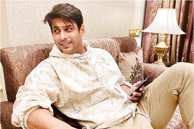 Sidharth Shukla Flooded with Marriage Proposals as Fans Trend #MarryMeSidharth on Twitter