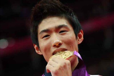 Gymnastics: Yang wins gold in men's vault