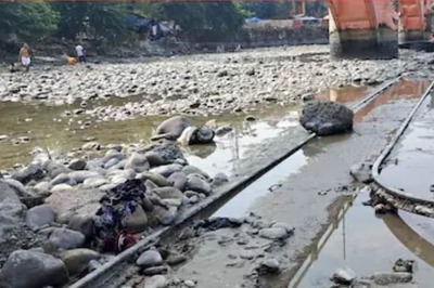 Railway Tracks Appear Under the Ganga in Haridwar, Onlookers Stunned | See Pics