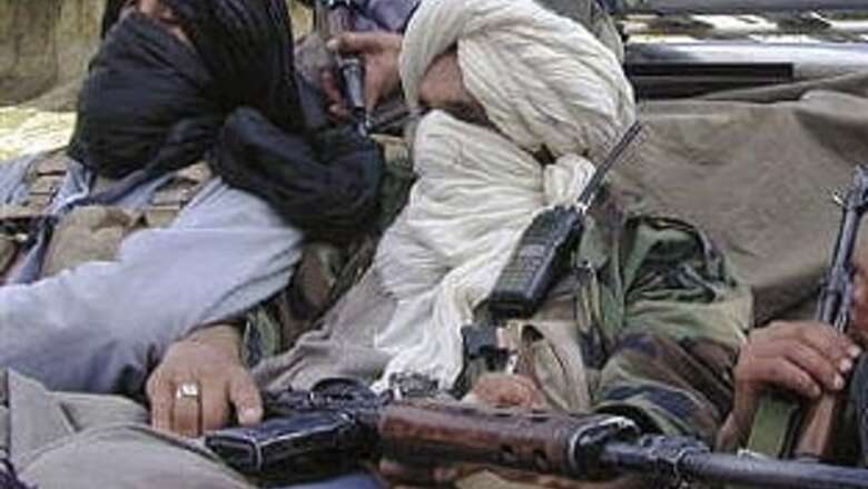 Taliban kidnap 50 Pak securitymen | Journos warned