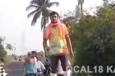 Kannada Man’s Devotional Act At Shri Aranya Siddheshwar Temple Has Locals’ Attention