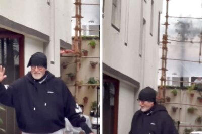 Just Amitabh Bachchan Following His Sunday Ritual Of Greeting Fans Outside Jalsa