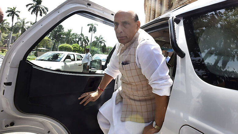 DG BSF Briefs Home Minister on Security Situation at Baramulla
