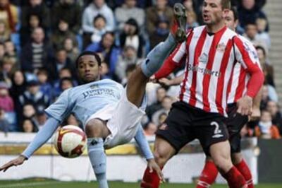 European soccer roundup: United lose, Inter seven clear