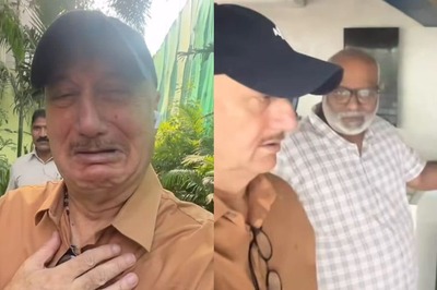 Anupam Kher 'CRIES' After MM Keeravani Fails To Get Him French Toast in Hyderabad; Watch Viral Video