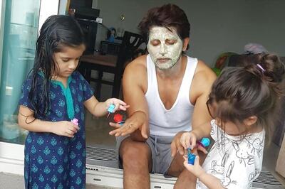Karanvir Bohra Shares Pic of Daughters Applying Nail Paint on Him, Warns Kareena-Priyanka of Competition