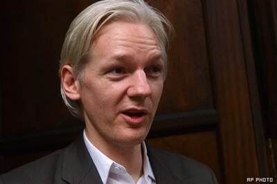 Assange was a bright kid, says stepfather