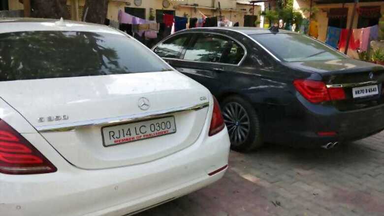 Police Spent Hours Looking for a Judge to Get Custody of Dinakaran 'Middleman'