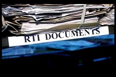 Bring political parties under RTI, say activists