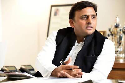 Samajwadi Party Feud: Akhilesh Briefs Governor on Political Crisis