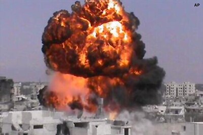 India asks its citizens, officials to leave Syria