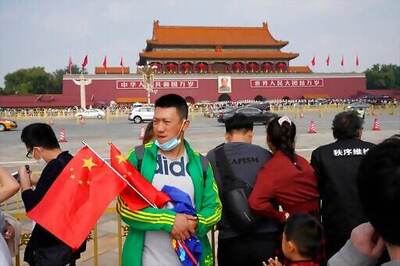 China Golden Week Holiday Pumps Up Tourism, Boon To Economy