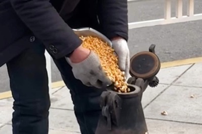 This Chinese Man's Unique Popcorn Preparing Technique Has 1 Million Views