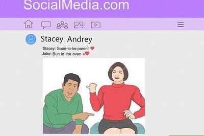 How to Tell Your Friends You're Pregnant