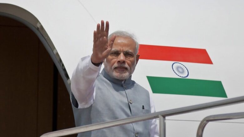 PM Modi visits Sheikh Zayed Grand mosque in UAE