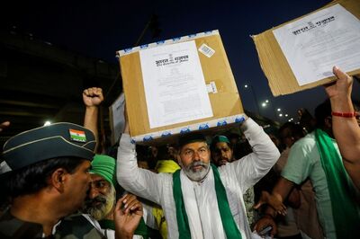 Farmers Observe 'Black Day' to Mark 6 Months of Stir with Protest Flags, Slogans and Marches