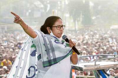 'Jo Darte Hain...' Mamata Borrows from 'Sholay' to Seek Support from Oppn CMs Against Centre