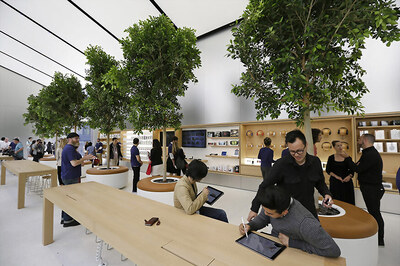 First Look: Inside the First of the Redesigned Apple Stores