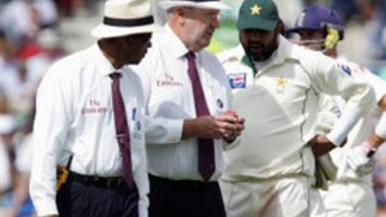 Pak caught out in ball tampering row