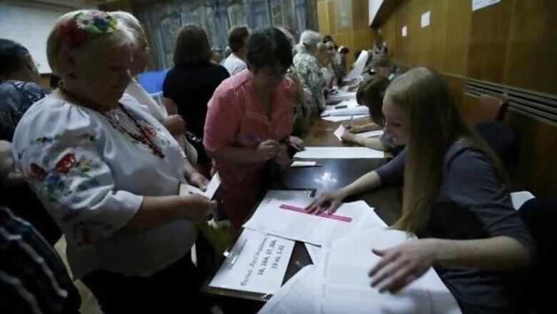Ukraine voters seek leader to save nation