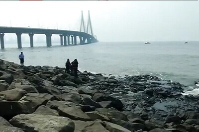 Mumbai girls fall into sea while clicking selfie, remains untraced