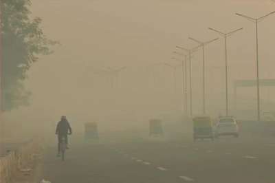 Mercury Drops to 8.4 Deg C, Air Quality Improves as Cold Winds Sweep Delhi