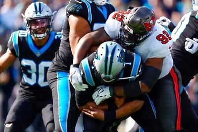 Brady, Bucs Rout Panthers 32-6 To Clinch NFC South Title
