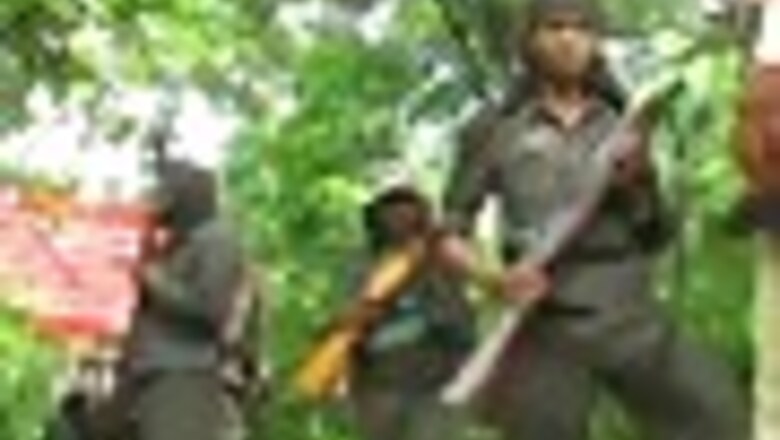 Maoists torch railway station, bank in Bihar