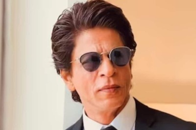 Shah Rukh Khan Meets Parents Of Martyred Pilot Named After Fauji Character