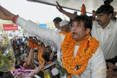 Shekhar Suman supporters resort to vandalism in Bihar
