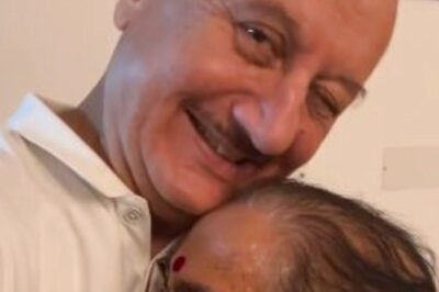 Anupam Kher's Surprise Visit to Mom Dulari After Shoot Wins Netizens' Hearts, Watch Video