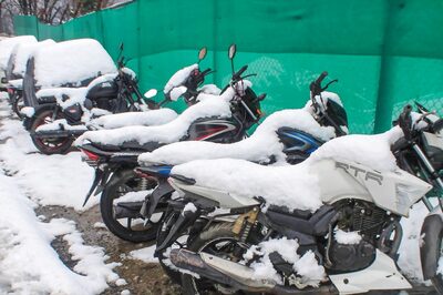 Snowfall, Rain in Hill States Lead to Closure of Roads; Min Temperature Rises in Delhi, Punjab, Haryana