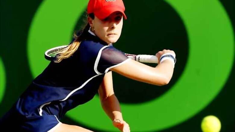 Alize Cornet overcomes Agnieszka Radwanska to reach Katowice final