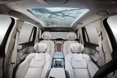 HARMAN Shows Future Car with Digital Display on Roof at 2018 CES [Video]