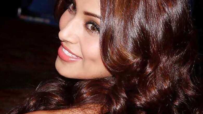 Bipasha Basu dodges questions on John Abraham's wedding