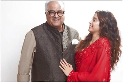 Boney Kapoor's Domestic Help Tests Covid-19 Positive, Daughters Janhvi and Khushi are Fine