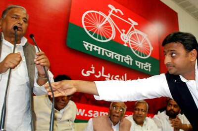 Mulayam Plays Neutral Patriarch, Akhilesh Wants Final Say on Poll Tickets