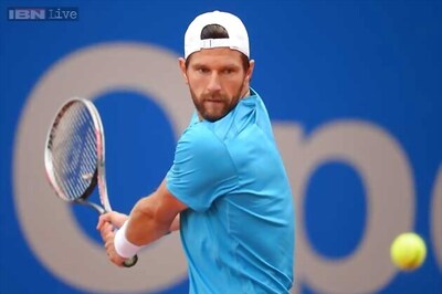 Jurgen Melzer upsets 9th-seeded John Isner at Italian Open