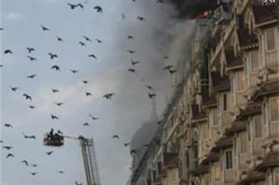 No films in Mumbai theatres, Bollywood suspends work