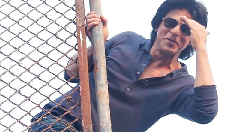 Case against SRK for disrespecting national flag