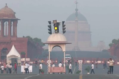 Delhi's AQI to Cross 300? 'Poor' Air Leads to Pre-Diwali Smog; Docs Foresee Rise in Lung Diseases