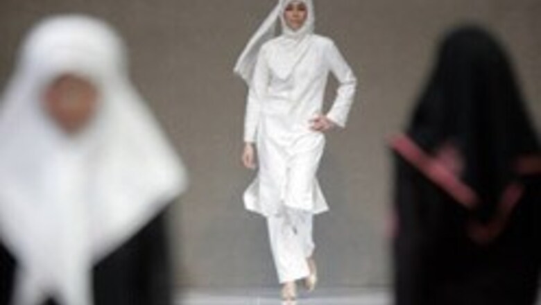 Faithful and fashionable: Islamic clothes turn heads