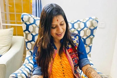 Vijay TV Anchor Priyanka Refutes Reports That She is Acting in New Show