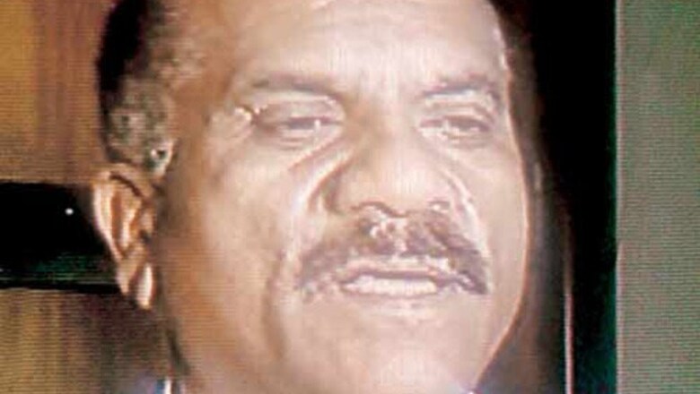Mumbai: 'Moral cop' Vasant Dhoble transferred