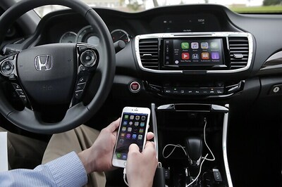 Apple, Google aim to turn cars into robotic assistants; bring smartphone functions to dashboards