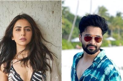 Rakul Preet Singh Snapped As She Arrives At Beau Jackky Bhagnani’s Residence; Watch