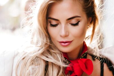 Embracing Elegance: The Perfect Latte-Inspired Makeup Look by Beauty Innovators